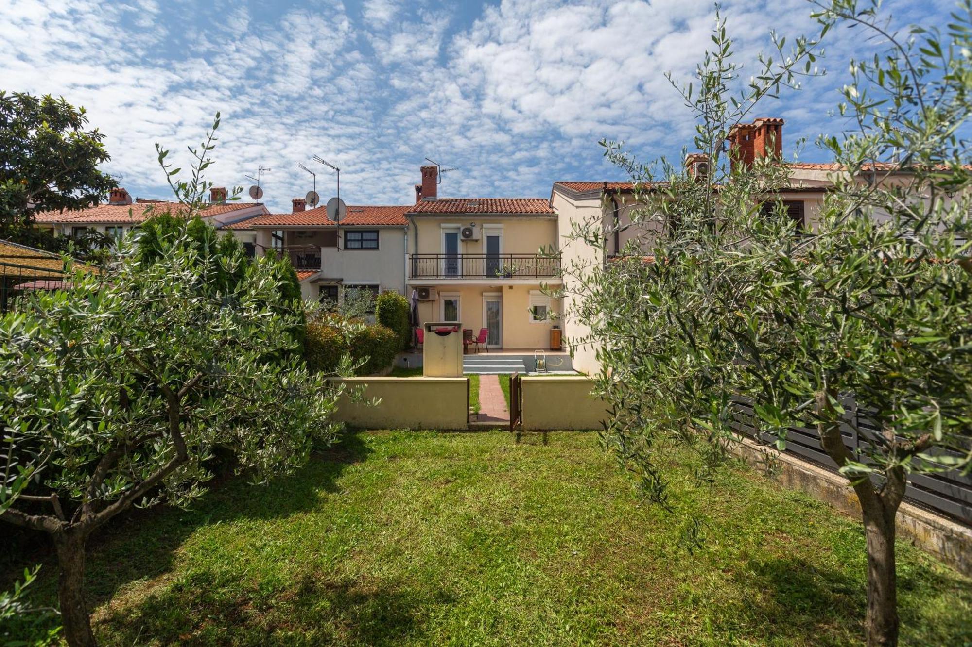 Haus Viktoria In Mit Garten In Strandnaehe Holiday home